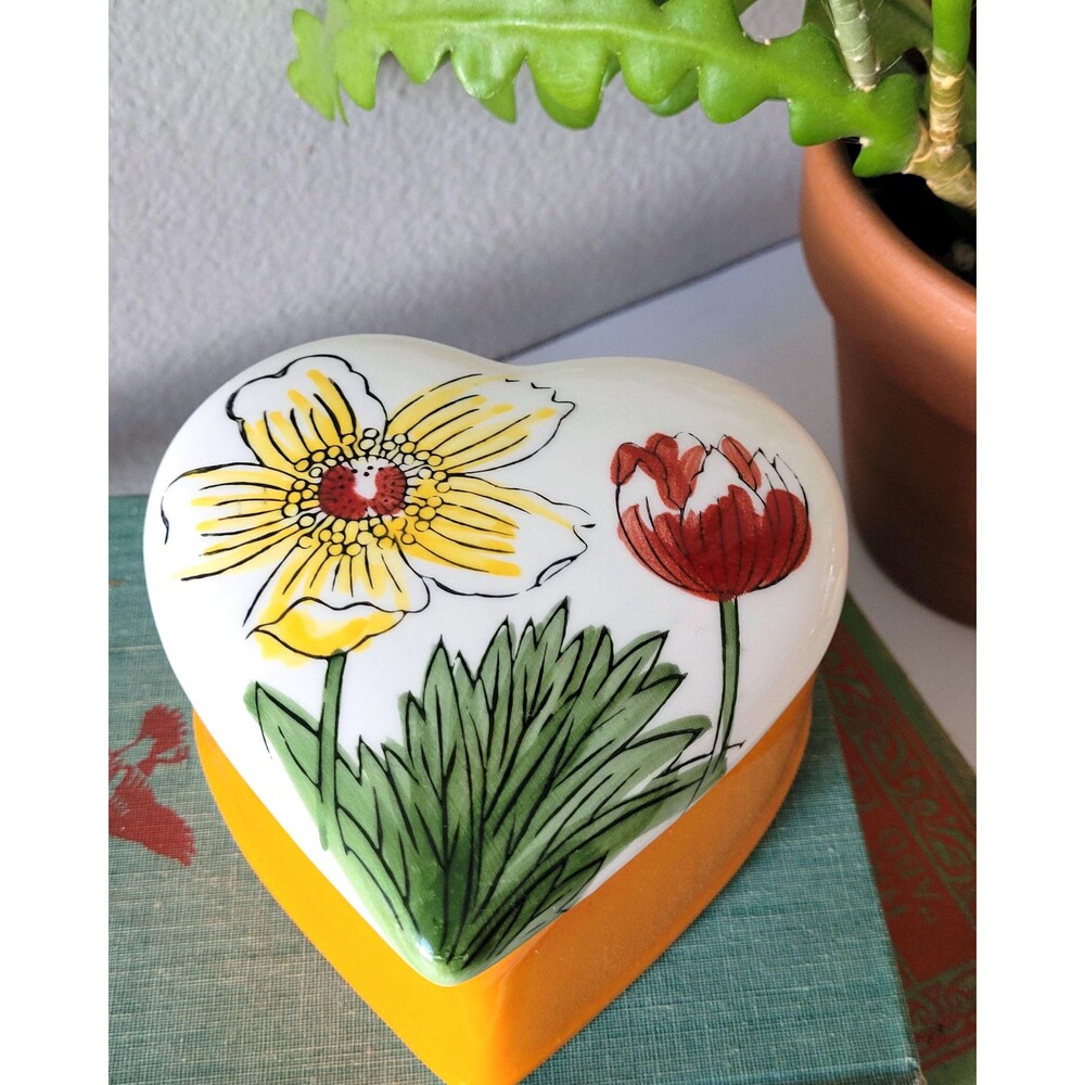 Vintage Ceramic Heart Trinket Dish Jewelry Box Hand Painted Fowers Japan